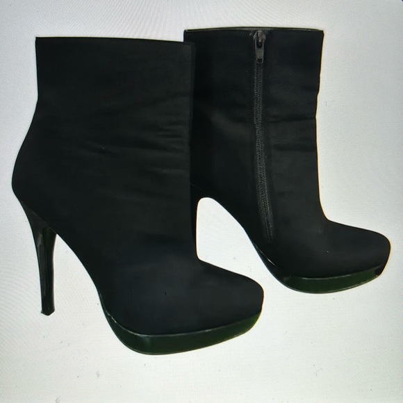 Charles David Bootie fabric upper with Patent heel/platform. Worn Once! Size 7 - Picture 2 of 11